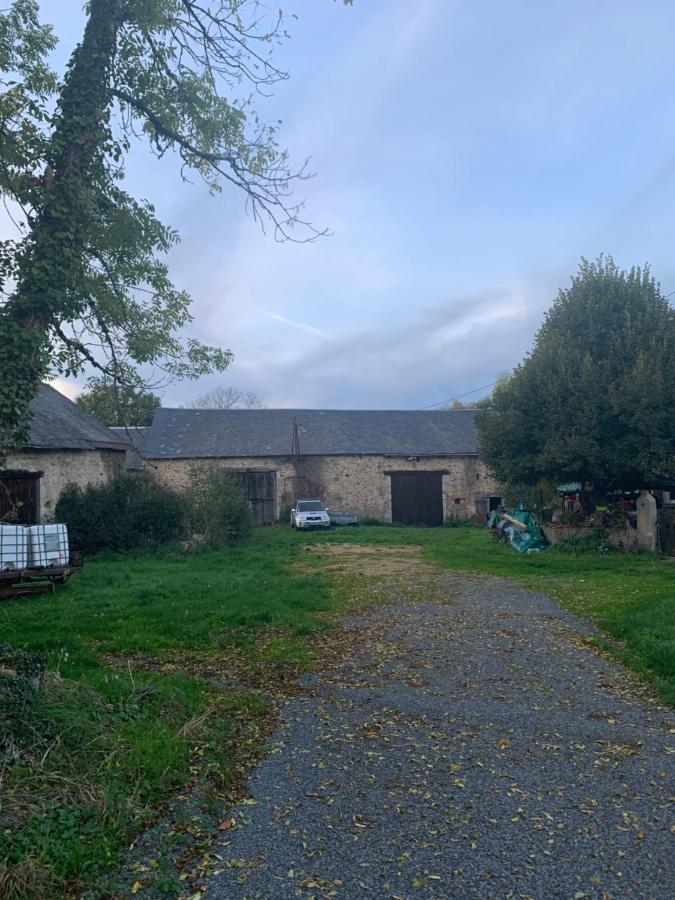 Busset Liages Situe Dans Le Bourbonnais 1 Chambres Lit Double Et Un Clic Clac エクステリア 写真