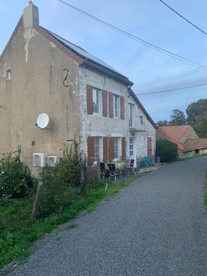 Busset Liages Situe Dans Le Bourbonnais 1 Chambres Lit Double Et Un Clic Clac エクステリア 写真