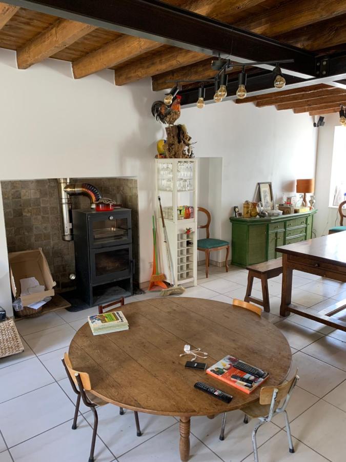 Busset Liages Situe Dans Le Bourbonnais 1 Chambres Lit Double Et Un Clic Clac エクステリア 写真